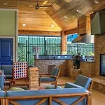 Midtown Blue Retreat │ Bars, Shppng, Rstrnts Near