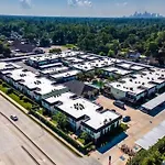Midtown Blue Retreat │ Bars, Shppng, Rstrnts Near
